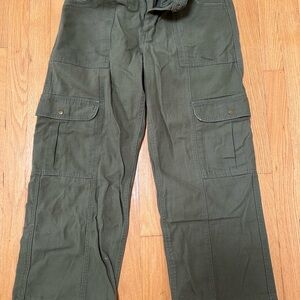 Aeropostale Green Cargo Pants Relaxed Fit